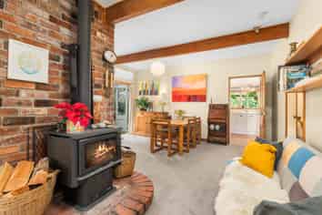 16 Laing Crescent, Heathcote Valley