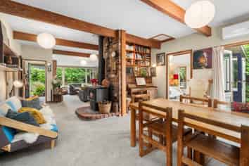 16 Laing Crescent, Heathcote Valley