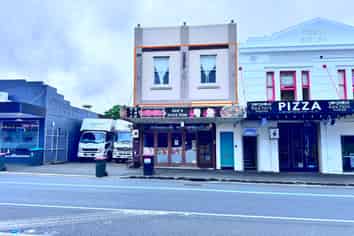 Affordable commerce unit on Dominion Rd