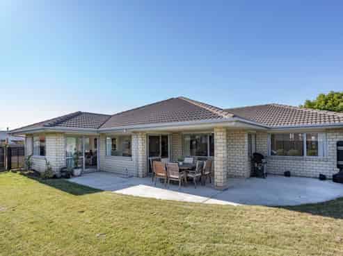 9 Panckhurst Drive, Woodend