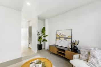 13/2 Moor Avenue, Te Atatu Peninsula