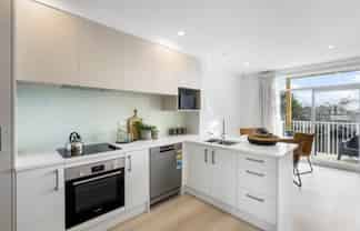 13/2 Moor Avenue, Te Atatu Peninsula