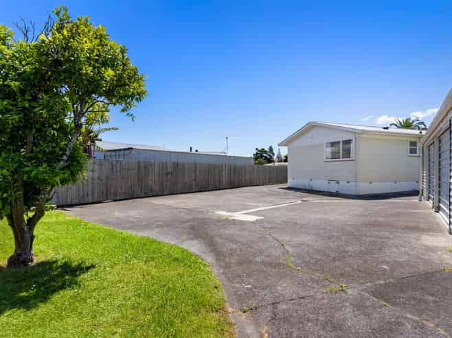 22 President Avenue, Papakura