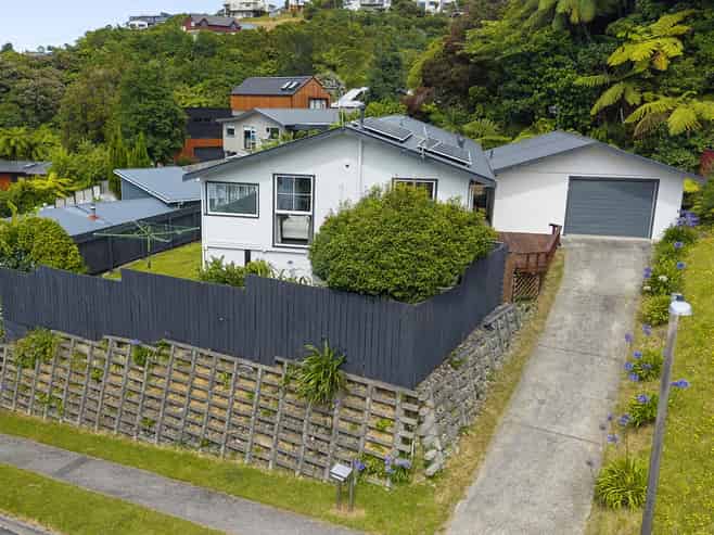 5 Picasso Grove, Belmont
