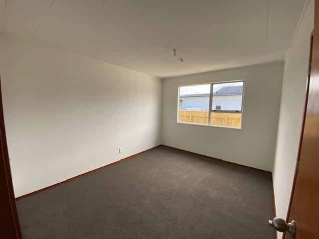 406B Avenue Road West, Hastings