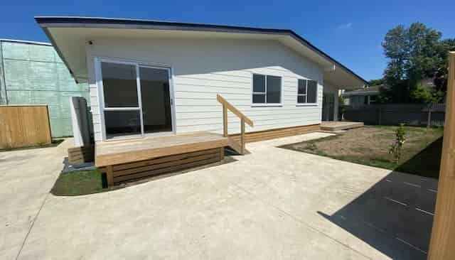 406B Avenue Road West, Hastings