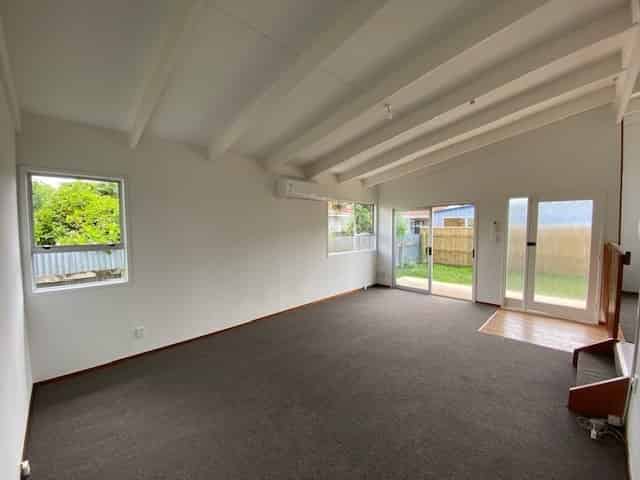 406B Avenue Road West, Hastings