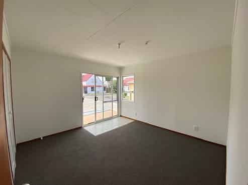 406B Avenue Road West, Hastings