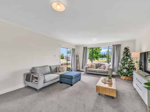 39 Leeston and Lake Road, Leeston