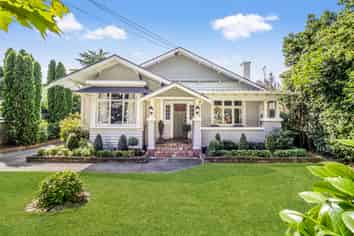 15 Godwin Crescent, College Estate