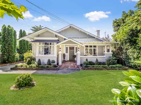 15 Godwin Crescent, College Estate