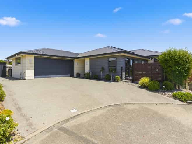 19 Taranui Way, Paraparaumu Beach
