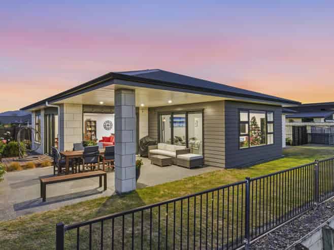 19 Taranui Way, Paraparaumu Beach