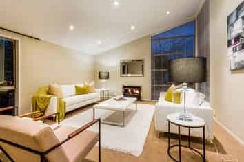 14 English Oak Drive, Albany