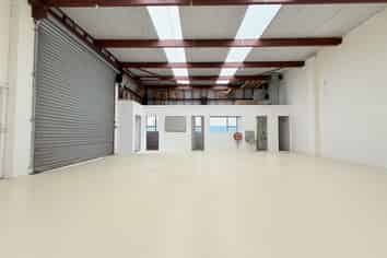 Immaculate Industrial Unit | 242m2