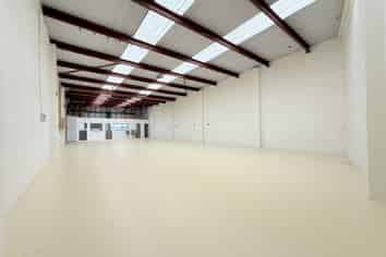 Immaculate Industrial Unit | 242m2
