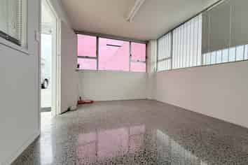 Immaculate Industrial Unit | 242m2