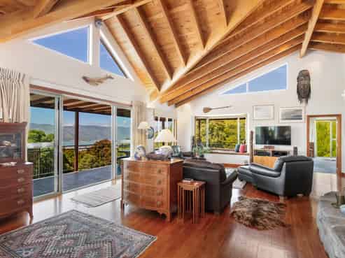 5447 Christchurch Akaroa Road, Duvauchelle