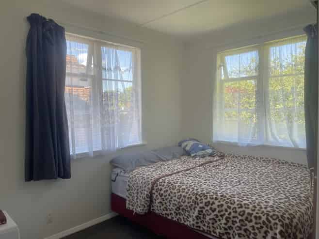 2/27 Pharazyn Street, Melling