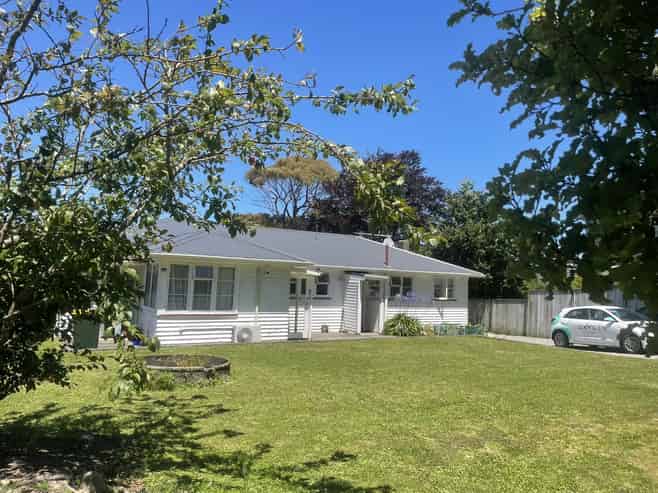 2/27 Pharazyn Street, Melling