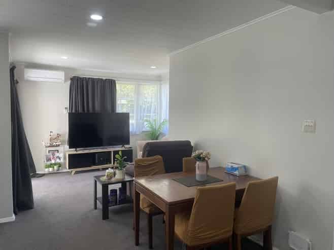 2/27 Pharazyn Street, Melling