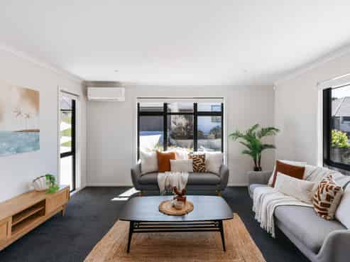 11 Clover Lane, Pyes Pa