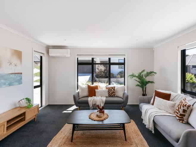 11 Clover Lane, Pyes Pa