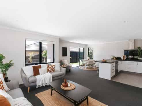 11 Clover Lane, Pyes Pa