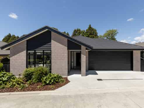 11 Clover Lane, Pyes Pa