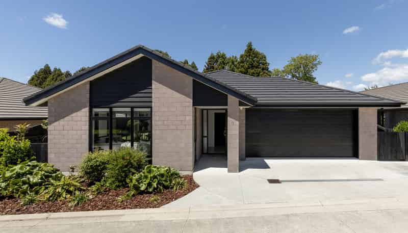 11 Clover Lane, Pyes Pa