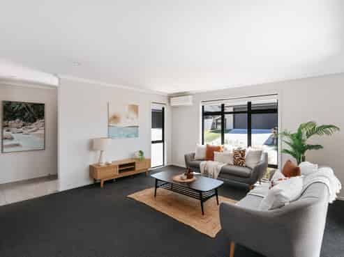 11 Clover Lane, Pyes Pa