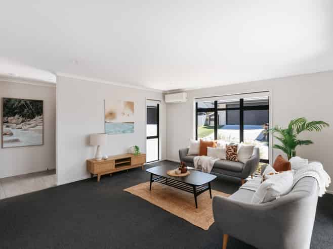 11 Clover Lane, Pyes Pa