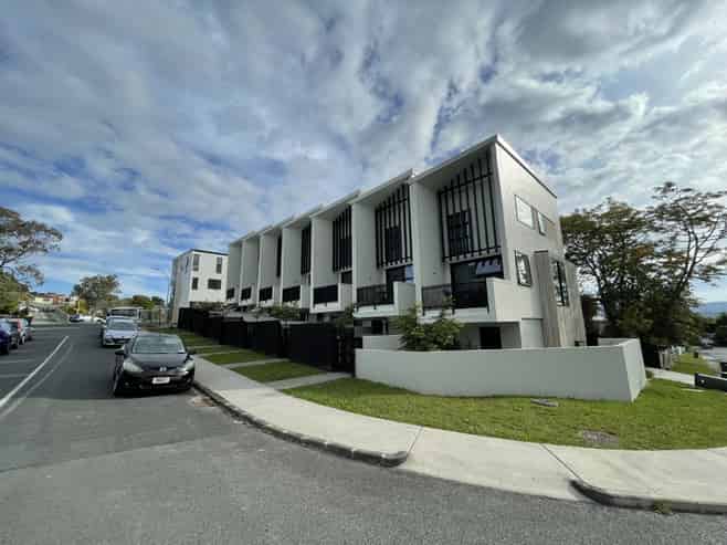 4/5  Dellwood Avenue , Henderson