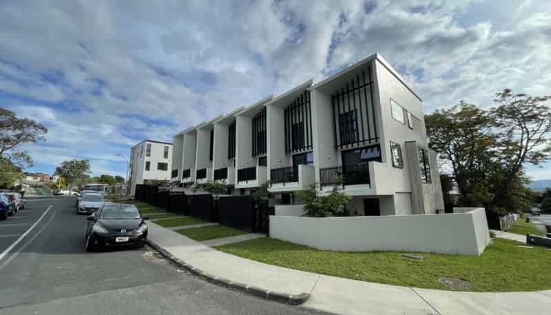 4/5  Dellwood Avenue , Henderson