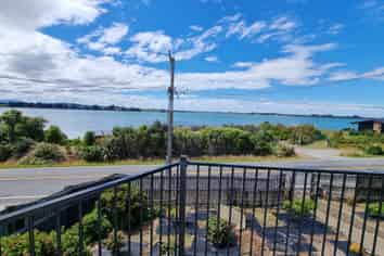 99 Orepuki Riverton Highway, Riverton