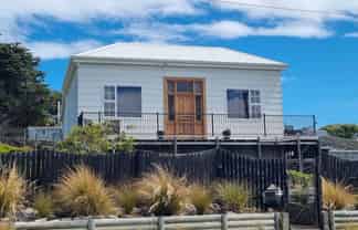 99 Orepuki Riverton Highway, Riverton