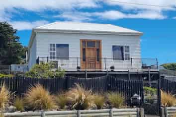 99 Orepuki Riverton Highway, Riverton