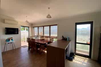 82 East Quay, Waitara