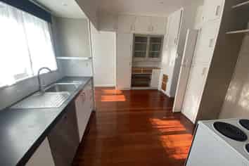 12 Cairnfield Road, Kensington