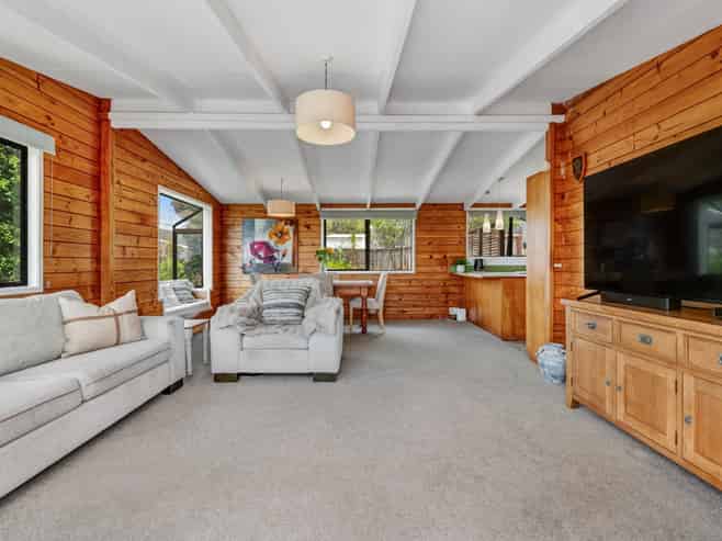 23 John Road, Stanmore Bay