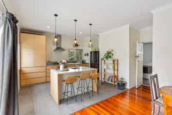 2/73 Keegan Drive, Massey