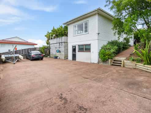 2/73 Keegan Drive, Massey