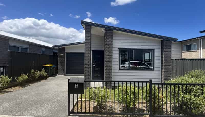 27 Kaki Drive, Porirua