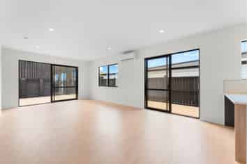 12 Kuhu Way, Silverdale