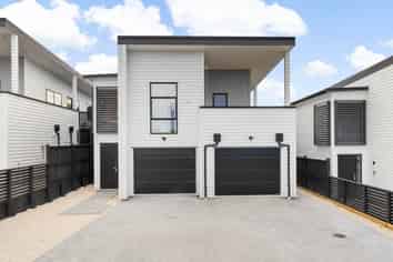 12 Kuhu Way, Silverdale