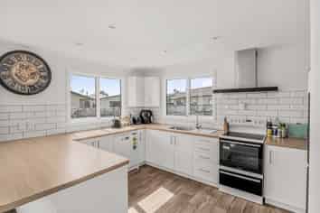 11 Leander Place, Milson