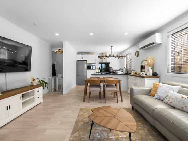 2/65 Cabourne Drive, Glenview