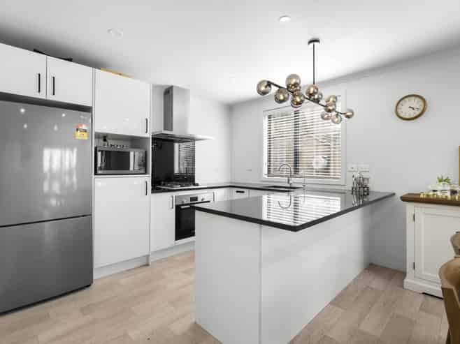 2/65 Cabourne Drive, Glenview