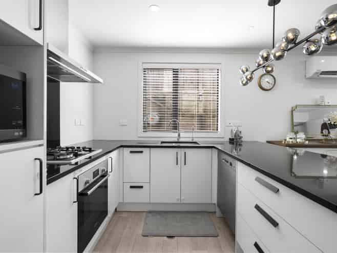 2/65 Cabourne Drive, Glenview