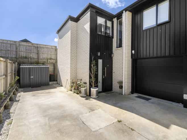 2/65 Cabourne Drive, Glenview